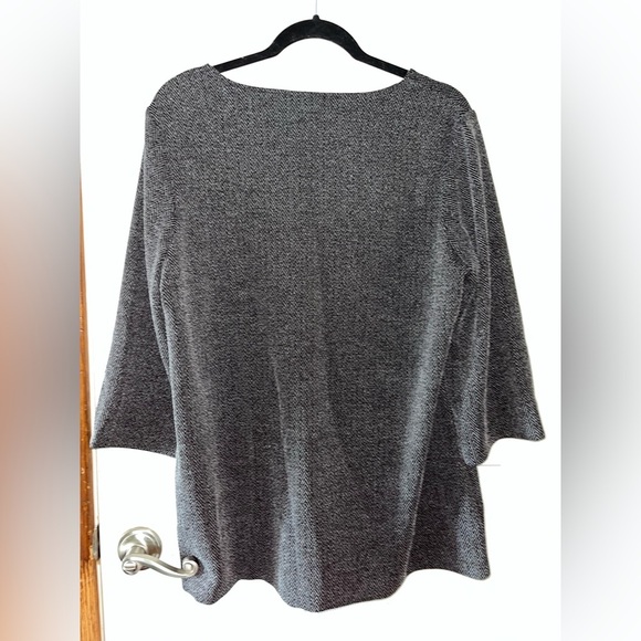 Chico's Elegant Pull Over Herringbone Knit Top Size 2 - Picture 3 of 3